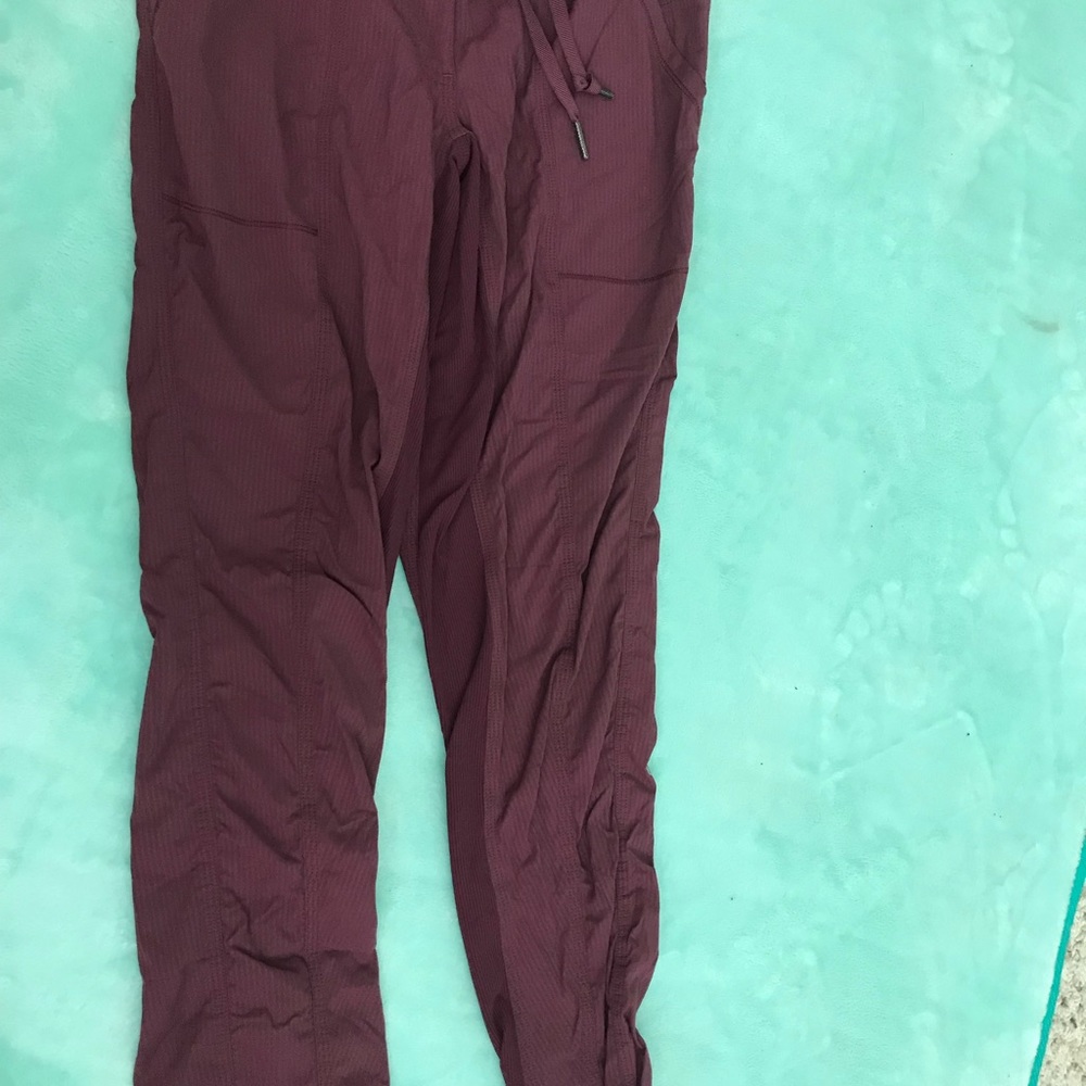 Lululemon joggers - Picture 3 of 4